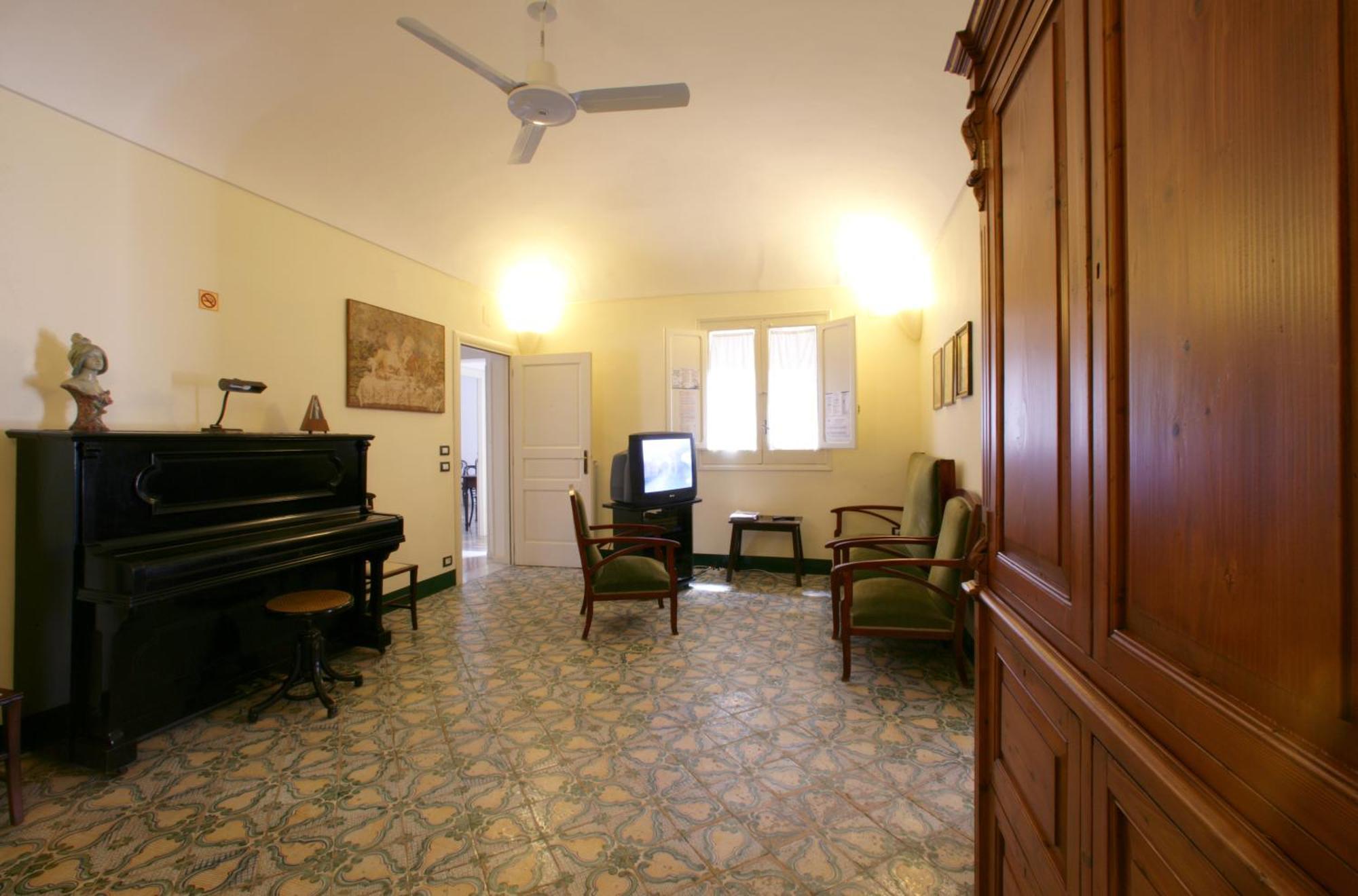 Novecento Hotel Трапани Екстериор снимка